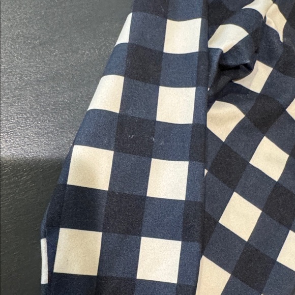 Little Foxies Plaid Peplum top and leggings Set 2T - Picture 7 of 8